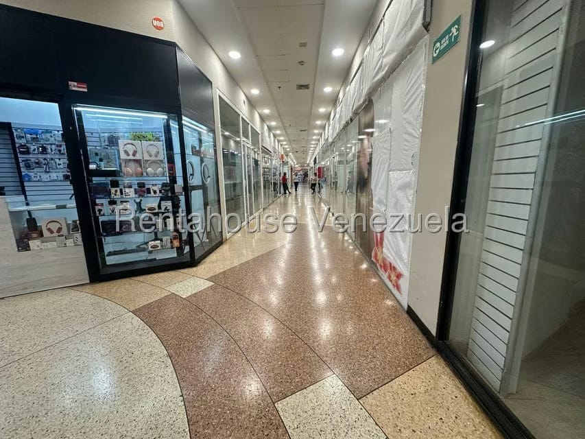 Comercial (Local Comercial) en Alquiler en San Bernardino, Distrito Metropolitano - 3