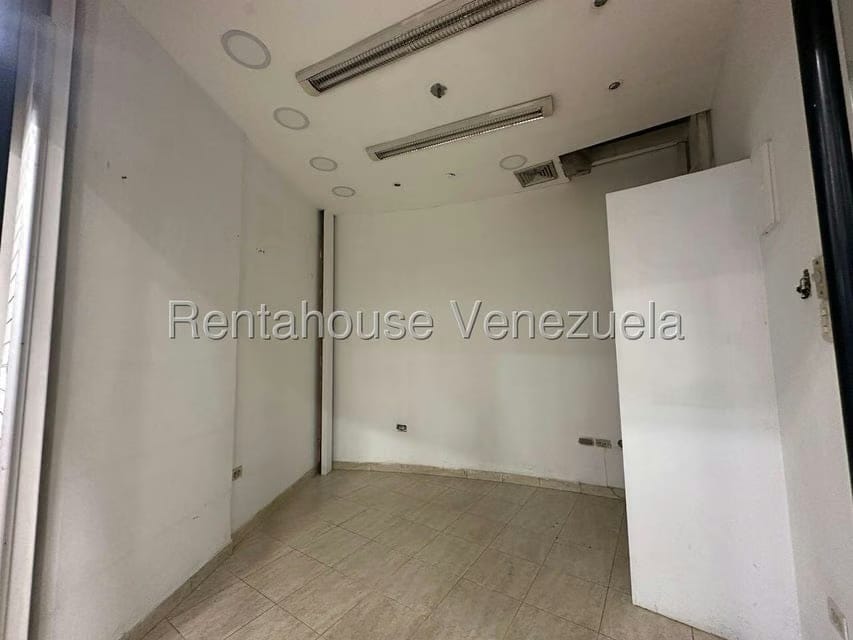 Comercial (Local Comercial) en Alquiler en San Bernardino, Distrito Metropolitano - 5