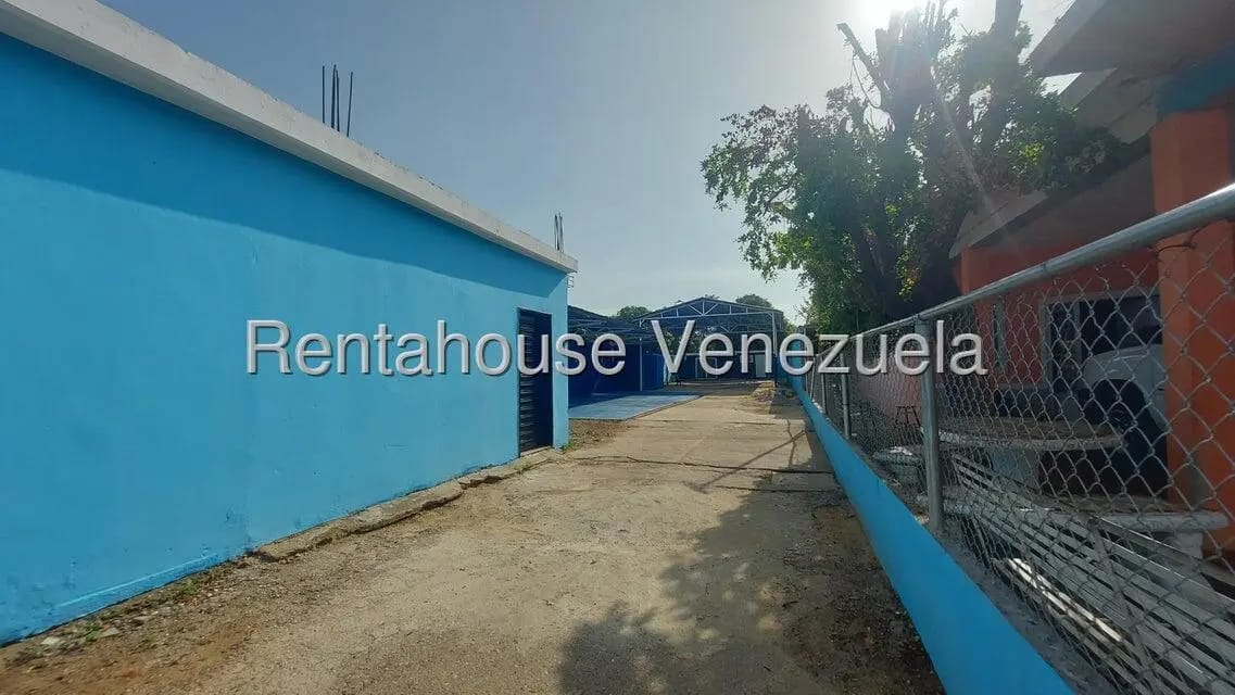 Terreno (Comercial) en Venta en Avenida 32, Zulia - 2