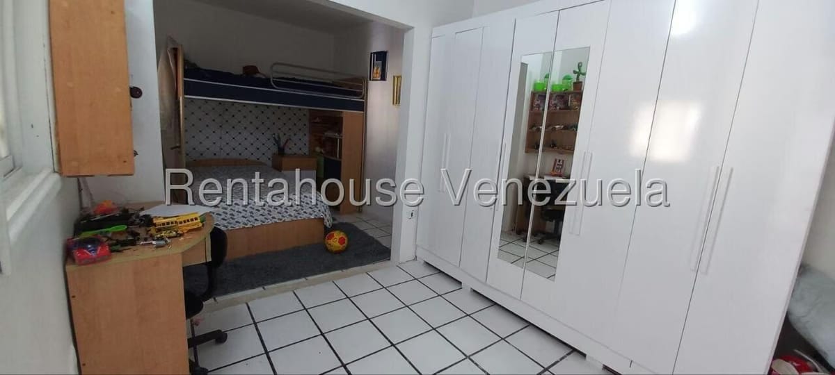 Casa (Multipes Niveles) en Venta en La Rosaleda, Miranda - 13