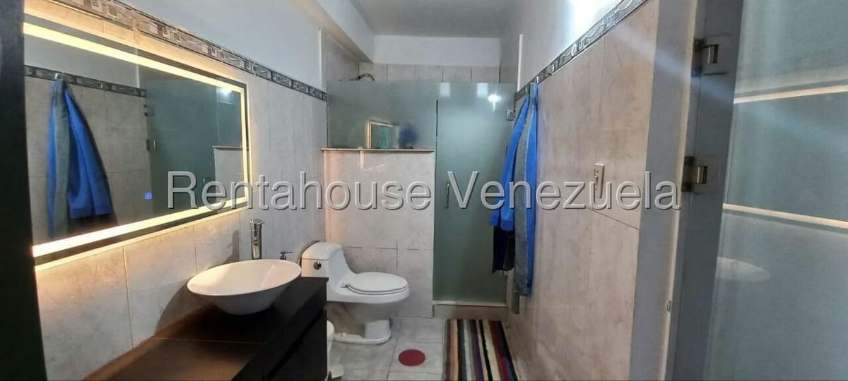 Casa (Multipes Niveles) en Venta en La Rosaleda, Miranda - 25
