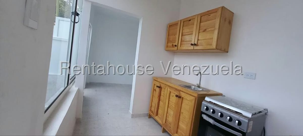 Casa (Multipes Niveles) en Venta en La Rosaleda, Miranda - 32