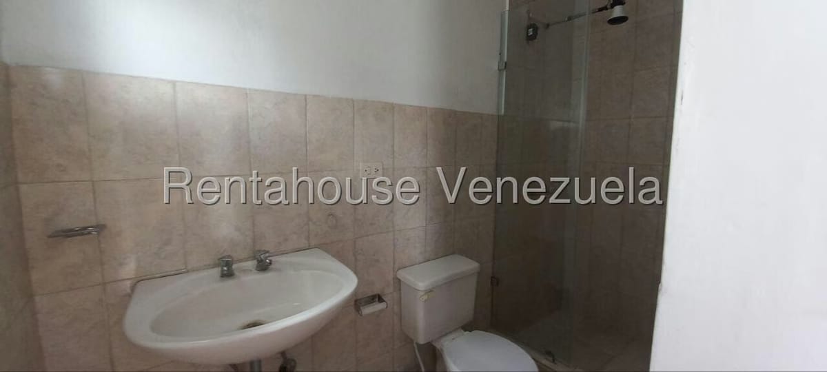 Casa (Multipes Niveles) en Venta en La Rosaleda, Miranda - 35