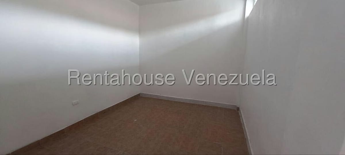 Casa (Multipes Niveles) en Venta en La Rosaleda, Miranda - 37