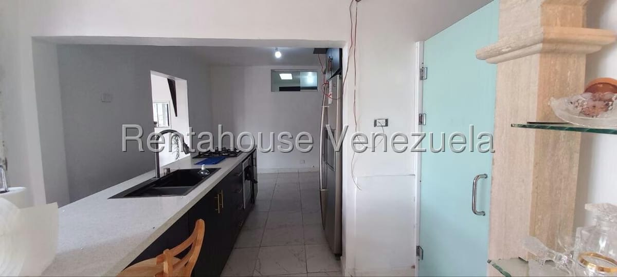 Casa (Multipes Niveles) en Venta en La Rosaleda, Miranda - 43