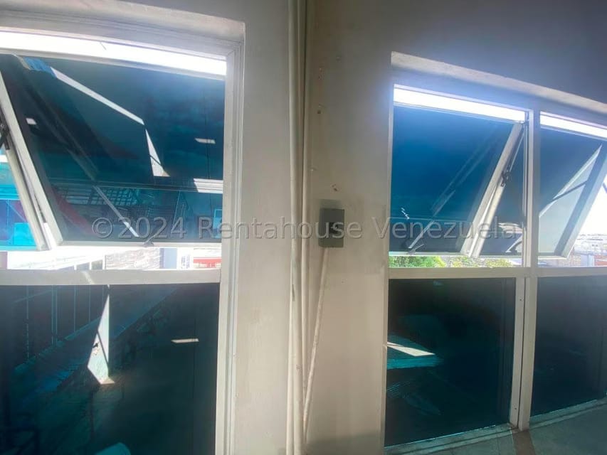 Comercial (Local Comercial) en Alquiler en Avenida Bolivar, Aragua - 11