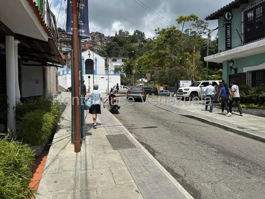 Comercial (Local Comercial) en Alquiler en El Hatillo, Distrito Metropolitano - 2