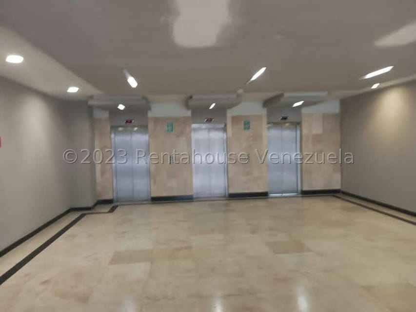 Comercial (Oficina) en Alquiler en Cerro Verde, Distrito Metropolitano - 2