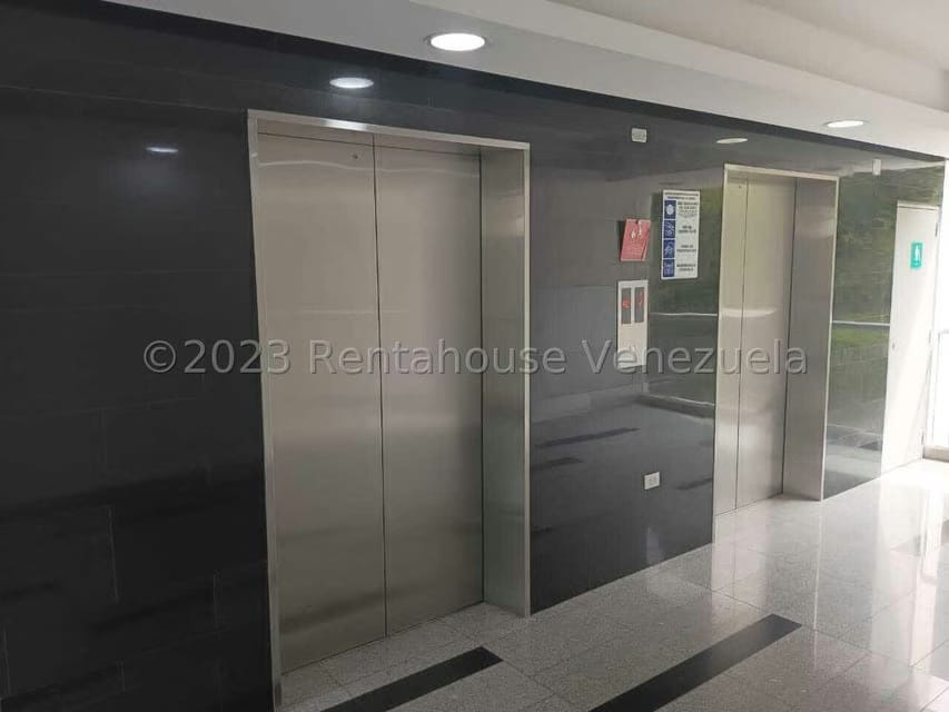 Comercial (Oficina) en Alquiler en Cerro Verde, Distrito Metropolitano - 3