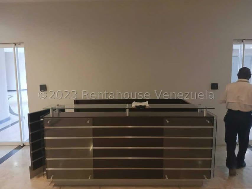 Comercial (Oficina) en Alquiler en Cerro Verde, Distrito Metropolitano - 4