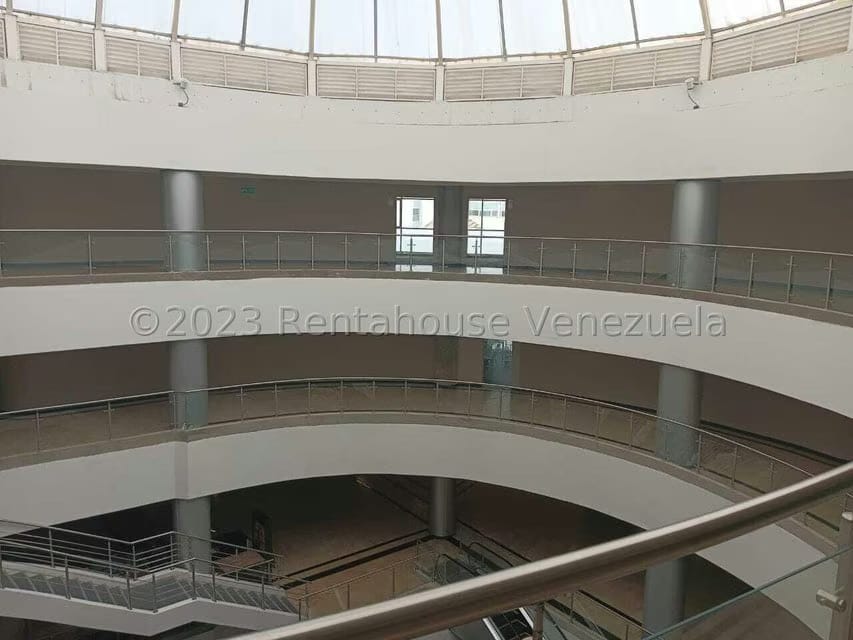 Comercial (Oficina) en Alquiler en Cerro Verde, Distrito Metropolitano - 5