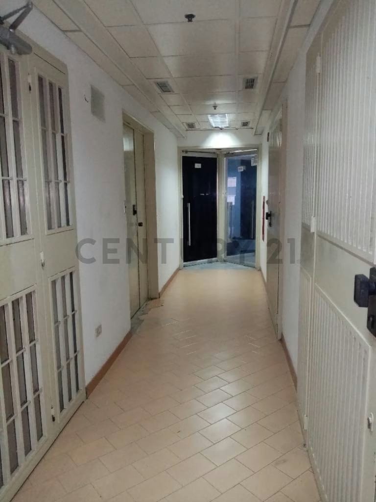TU PROXIMO CENTRO DE NEGOCIOS EN ELCORAZON DE SABANA GRANDE ! - 11