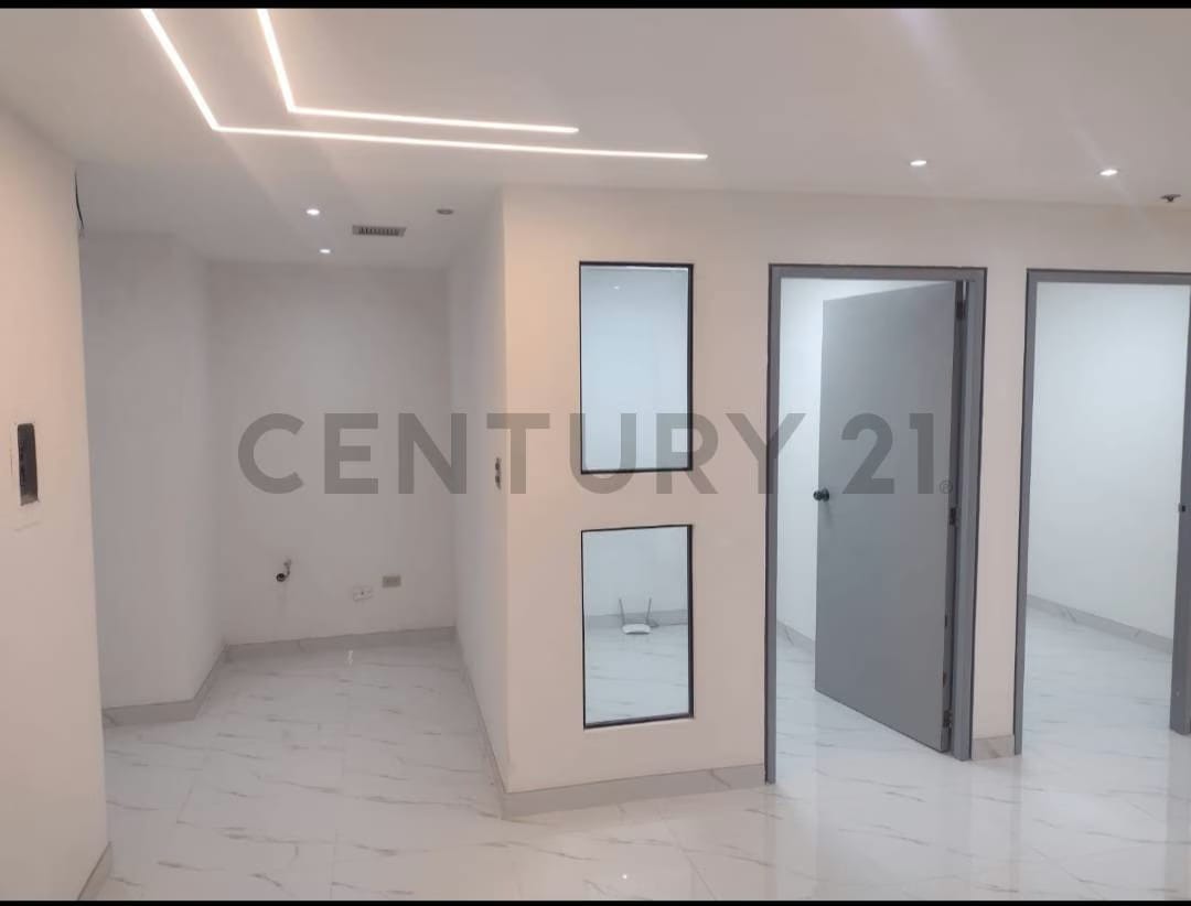 TU PROXIMO CENTRO DE NEGOCIOS EN ELCORAZON DE SABANA GRANDE ! - 3