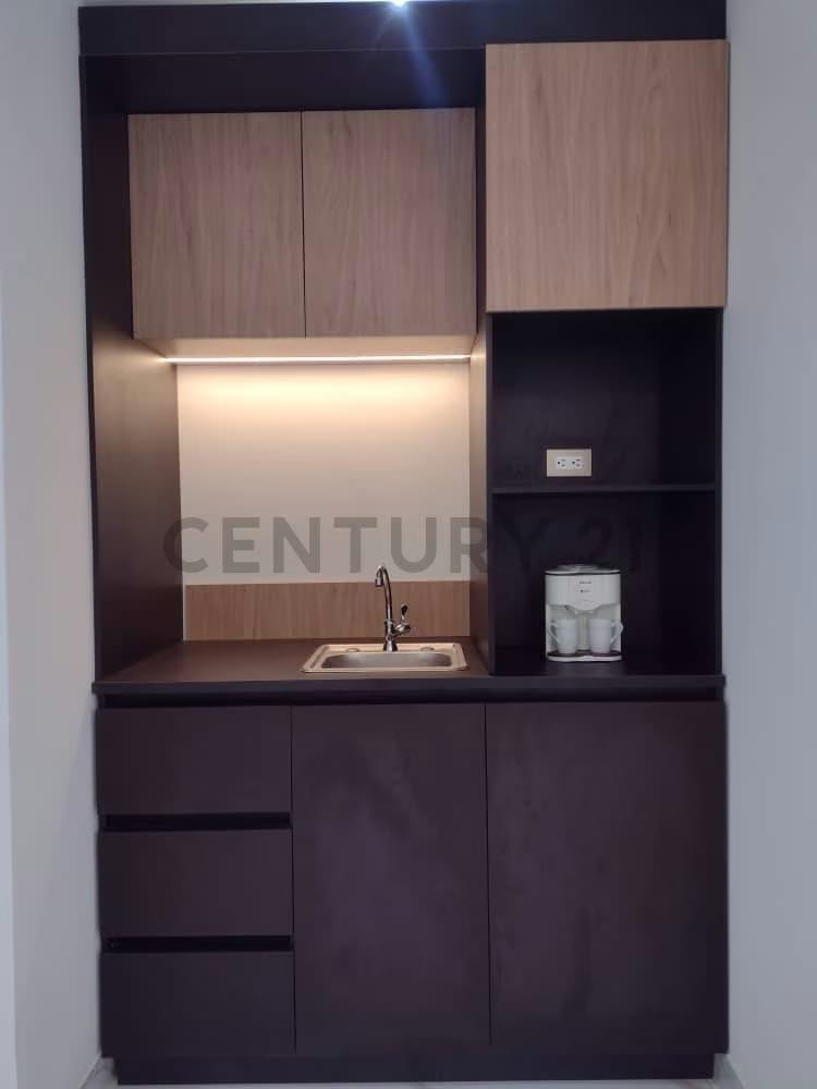 TU PROXIMO CENTRO DE NEGOCIOS EN ELCORAZON DE SABANA GRANDE ! - 9