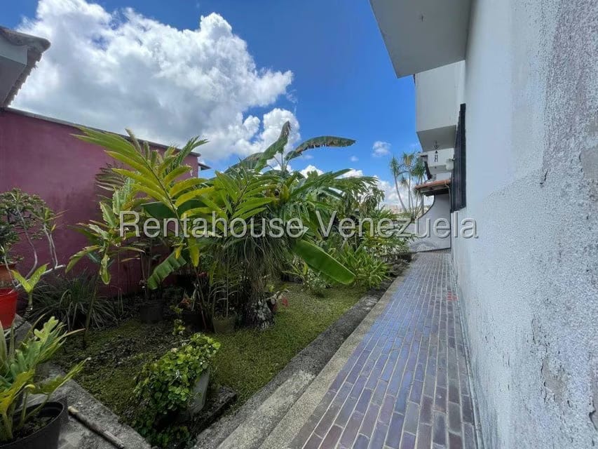 Casa (Multipes Niveles) en Venta en Los Naranjos del Cafetal, Distrito Metropolitano - 2