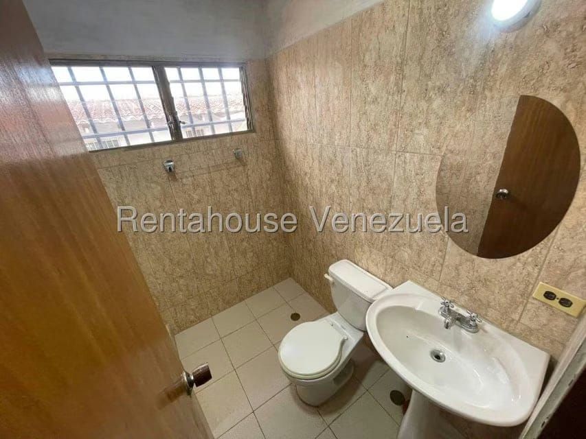 Casa (Multipes Niveles) en Venta en Los Naranjos del Cafetal, Distrito Metropolitano - 26