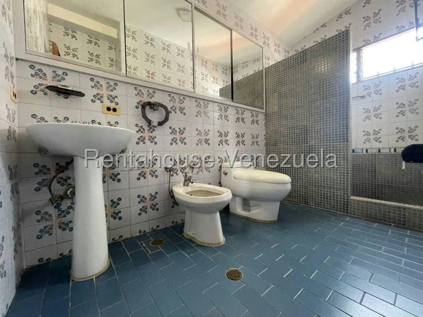 Casa (Multipes Niveles) en Venta en Los Naranjos del Cafetal, Distrito Metropolitano - 34