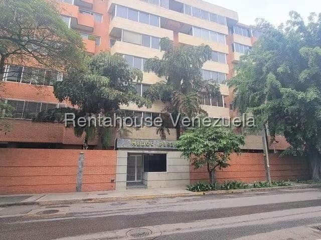 Apartamento (1 Nivel) en Alquiler en Campo Alegre, Distrito Metropolitano