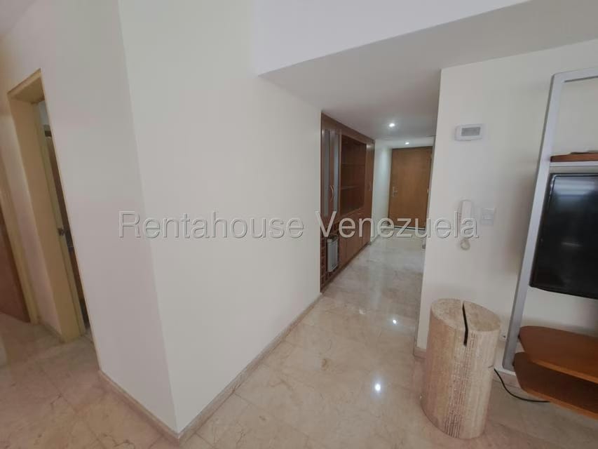 Apartamento (1 Nivel) en Alquiler en Campo Alegre, Distrito Metropolitano - 5