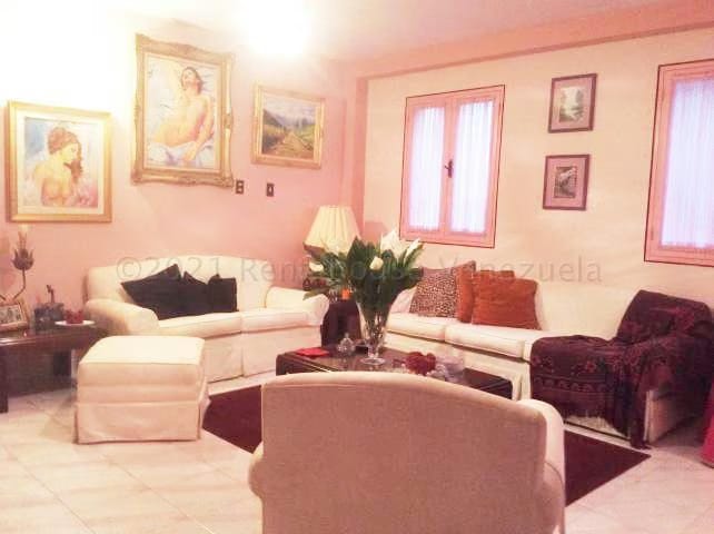 Casa (Multipes Niveles) en Venta en Colinas del Tamanaco, Distrito Metropolitano - 3
