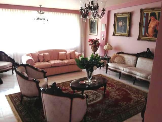Casa (Multipes Niveles) en Venta en Colinas del Tamanaco, Distrito Metropolitano - 4