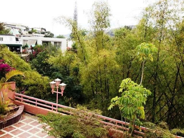 Casa (Multipes Niveles) en Venta en Colinas del Tamanaco, Distrito Metropolitano - 5