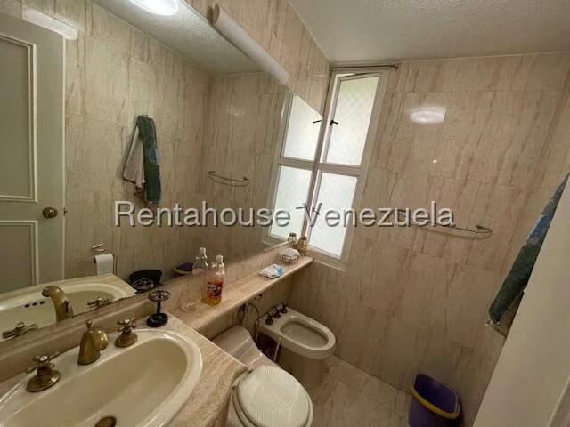 Casa (Multipes Niveles) en Venta en Prados del Este, Distrito Metropolitano - 25