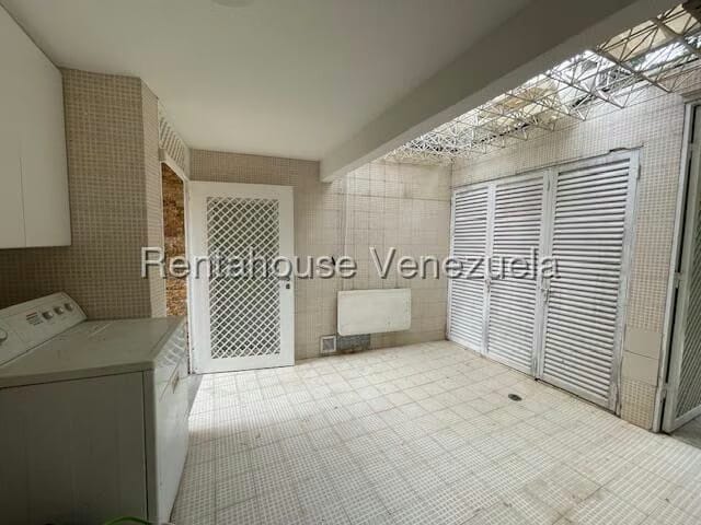 Casa (Multipes Niveles) en Venta en Prados del Este, Distrito Metropolitano - 37