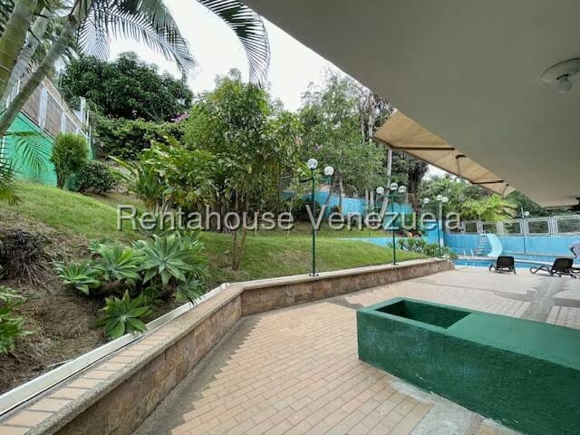 Casa (Multipes Niveles) en Venta en Prados del Este, Distrito Metropolitano - 38