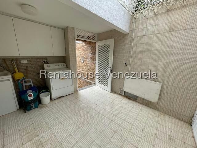 Casa (Multipes Niveles) en Venta en Prados del Este, Distrito Metropolitano - 39