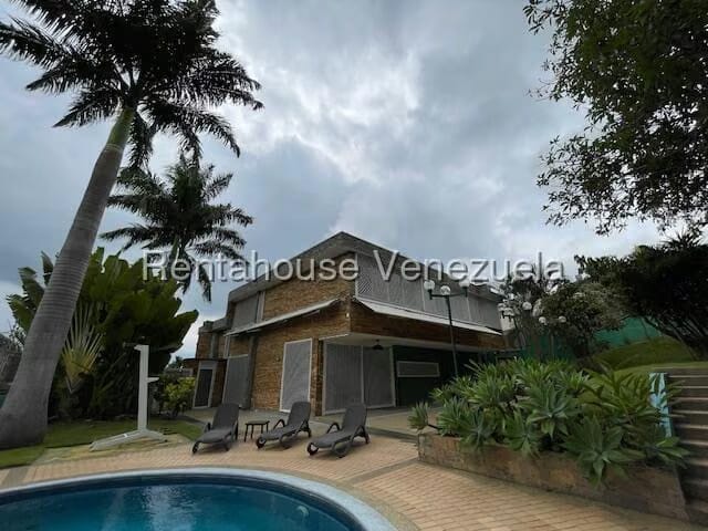 Casa (Multipes Niveles) en Venta en Prados del Este, Distrito Metropolitano - 63