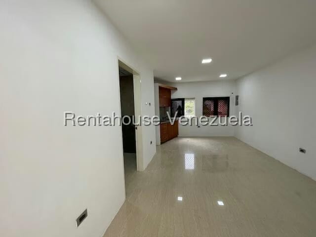 Casa (Multipes Niveles) en Venta en Prados del Este, Distrito Metropolitano - 65