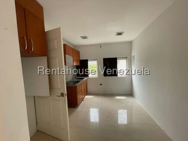 Casa (Multipes Niveles) en Venta en Prados del Este, Distrito Metropolitano - 66