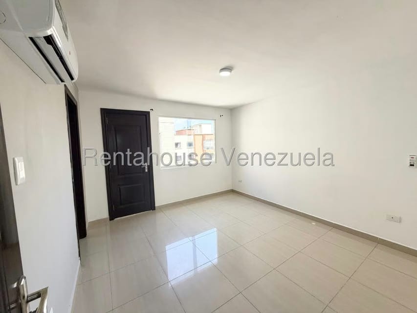 Apartamento (1 Nivel) en Venta en Zona Oeste, Lara - 12