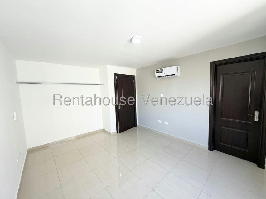 Apartamento (1 Nivel) en Venta en Zona Oeste, Lara - 13