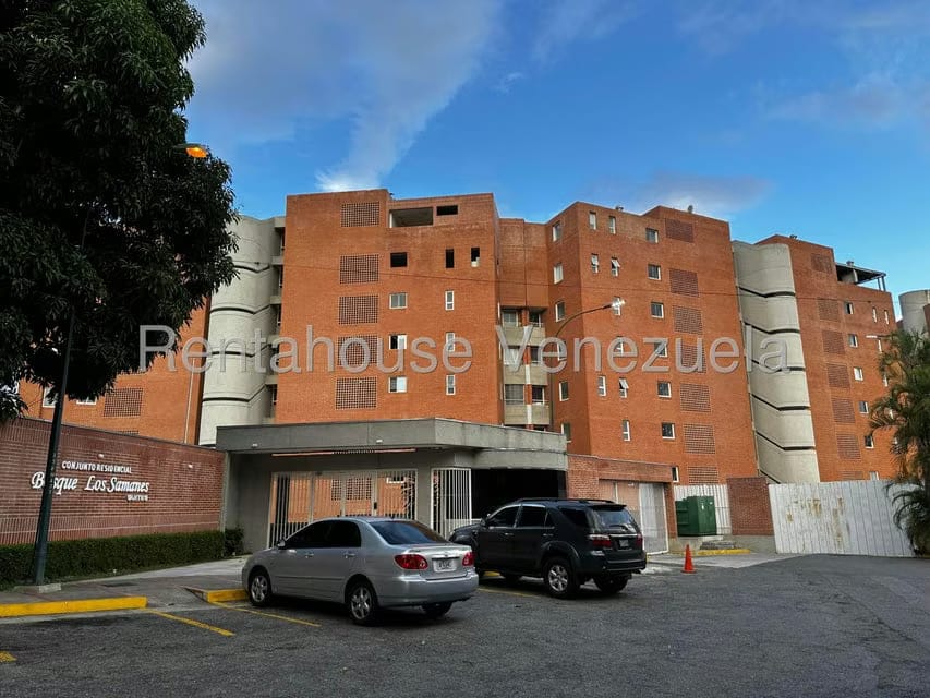 Apartamento (Duplex) en Venta en Los Samanes, Distrito Metropolitano - 2