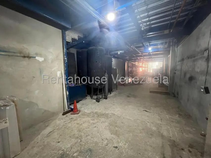 Comercial (Galpon - Deposito) en Venta en Parroquia Catedral, Distrito Metropolitano - 20