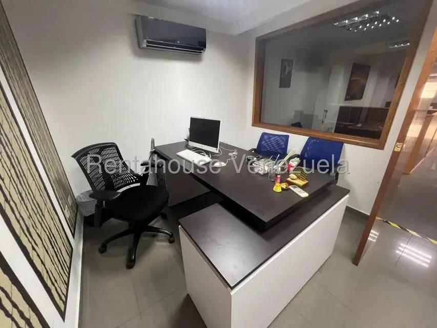 Comercial (Galpon - Deposito) en Venta en Parroquia Catedral, Distrito Metropolitano - 3