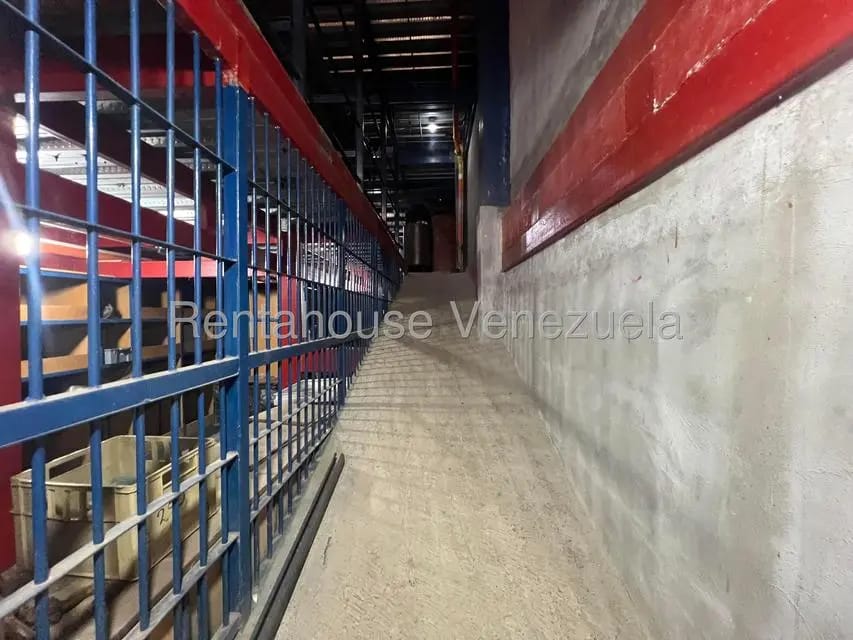 Comercial (Galpon - Deposito) en Venta en Parroquia Catedral, Distrito Metropolitano - 22