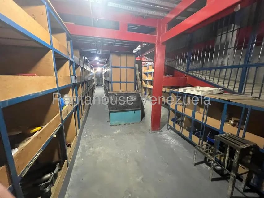 Comercial (Galpon - Deposito) en Venta en Parroquia Catedral, Distrito Metropolitano - 24