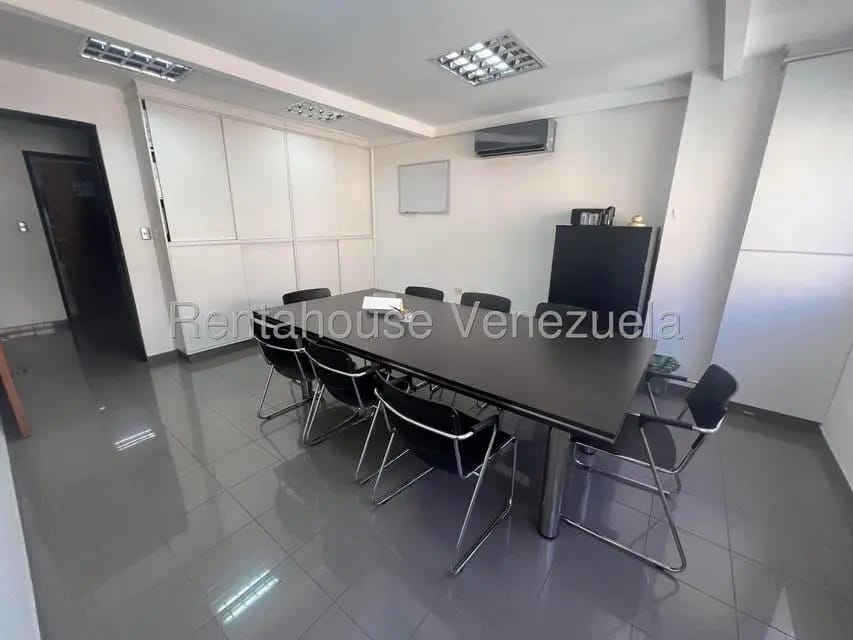 Comercial (Galpon - Deposito) en Venta en Parroquia Catedral, Distrito Metropolitano - 9