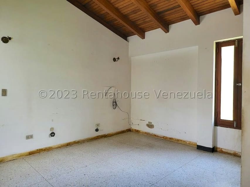 Casa (1 Nivel) en Venta en Prados del Este, Distrito Metropolitano - 16