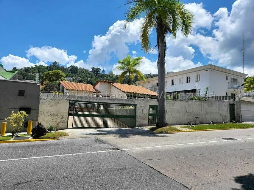 Casa (1 Nivel) en Venta en Prados del Este, Distrito Metropolitano - 25