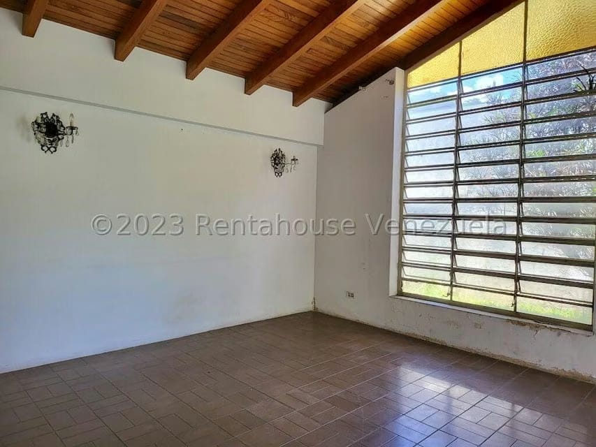 Casa (1 Nivel) en Venta en Prados del Este, Distrito Metropolitano - 6