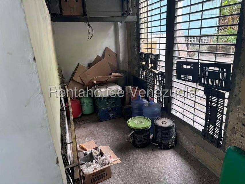 Comercial (Local Comercial) en Alquiler en El Valle, Distrito Metropolitano - 15