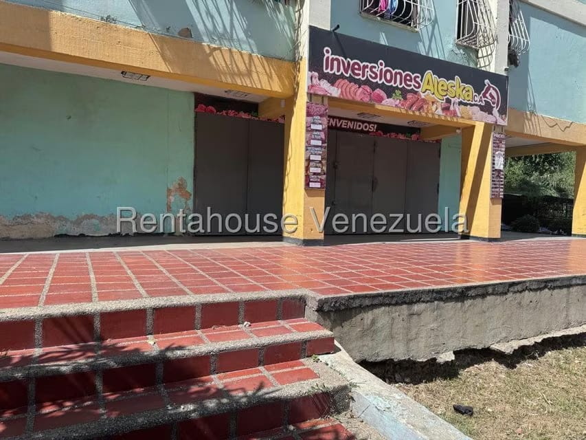 Comercial (Local Comercial) en Alquiler en El Valle, Distrito Metropolitano - 3