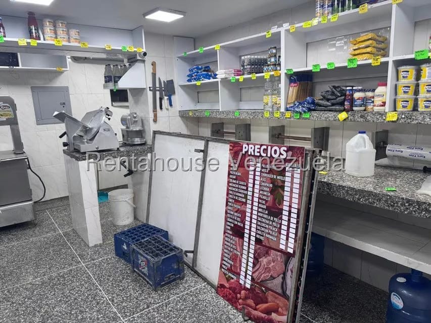 Comercial (Local Comercial) en Alquiler en El Valle, Distrito Metropolitano - 6