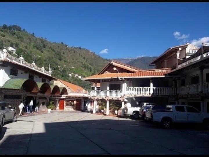 Hotel Turistico Tres estrellas