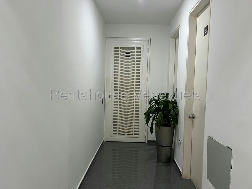 Apartamento (1 Nivel) en Venta en Valle Alto, Distrito Metropolitano - 2