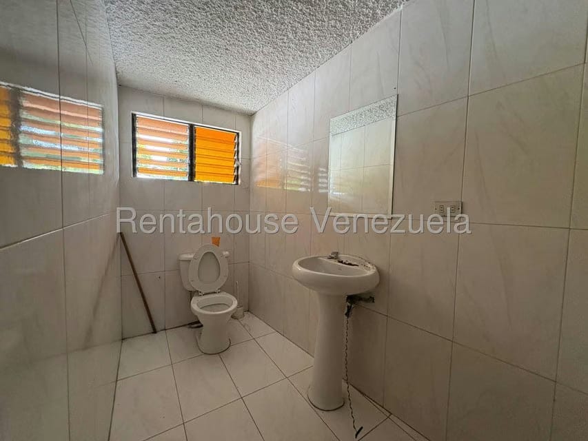 Comercial (Galpon - Deposito) en Venta en Mariche, Distrito Metropolitano - 25